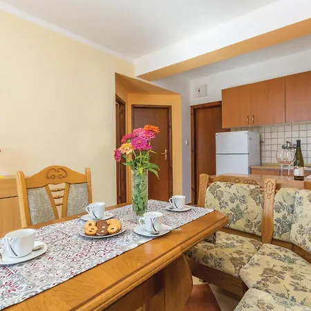 Apartment Stunning In Labin *